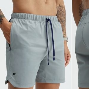 Fabletics The One 5 in Training Shorts Mens sz M Shadow Grey